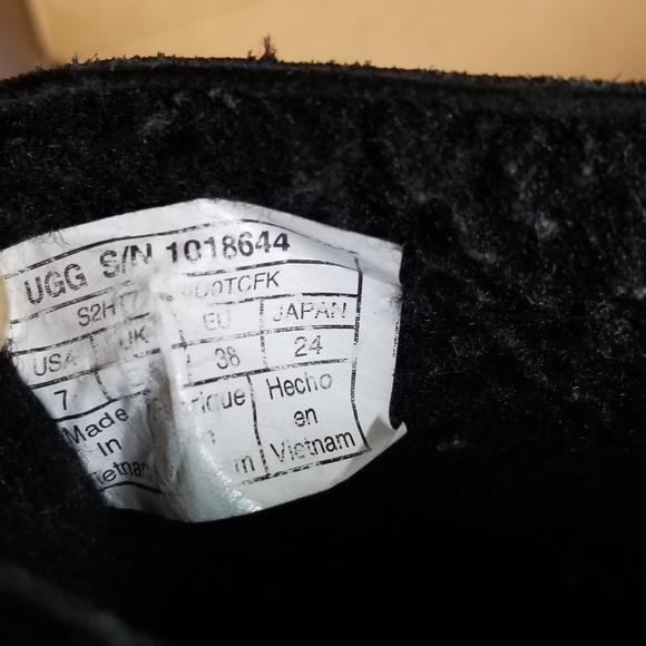 UGG Kasen Suede Bootie - Picture 8 of 9